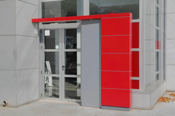 Porta ufficio in rosso e grigio — Foto Stock