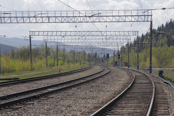 산에 있는 철도 — 스톡 사진