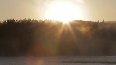 Şafak sis Nehri üzerinde