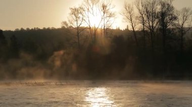 Şafak sis Nehri üzerinde