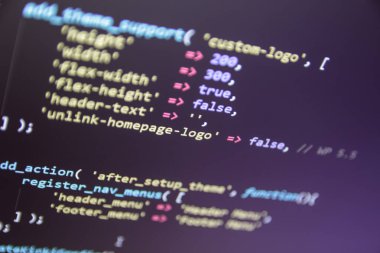 Wordpress tema kodunu kapat. PHP kodlu dizüstü bilgisayar ekranı