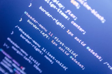Wordpress tema kodunu kapat. CSS kodlu dizüstü bilgisayar ekranı