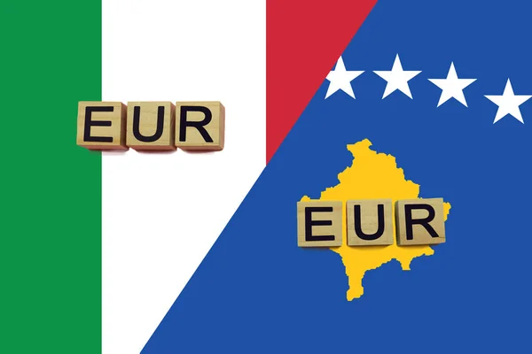 Italien Och Kosovo Valutakoder Nationella Flaggor Bakgrund Begreppet Internationell Penningöverföring — Stockfoto