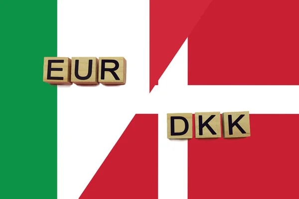 Italia Dinamarca Códigos Monedas Banderas Nacionales Fondo Concepto Internacional Transferencia —  Fotos de Stock