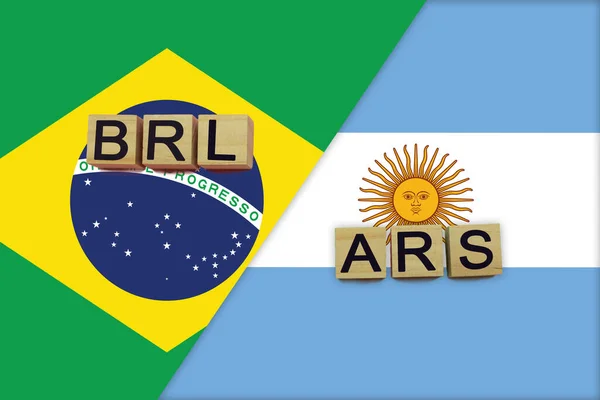 Brasil Argentina Moedas Códigos Bandeiras Nacionais Fundo Conceito Transferência Dinheiro — Fotografia de Stock