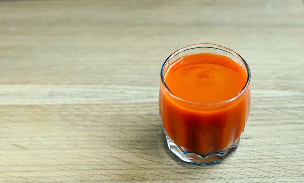 Hausgemachter Frisch Gepresster Karottensaft Glas Auf Rustikalem Holzgrund Blick Von — Stockfoto