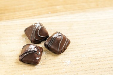 Çikolata deniz tuzu ile.