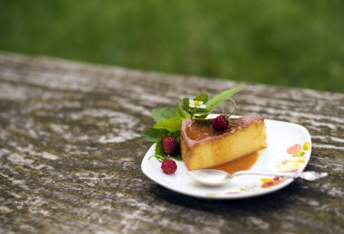 Börek krem karamelli tatlı