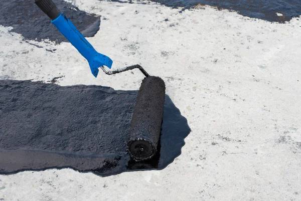 Грунтовка бетона — стоковое фото