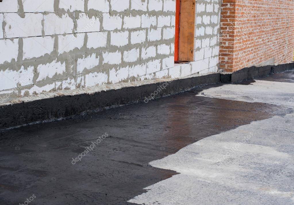 Priming concrete screed Stock Photo by 124048592