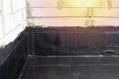 Yuvarlak ziftli su geçirmez çatı terası.