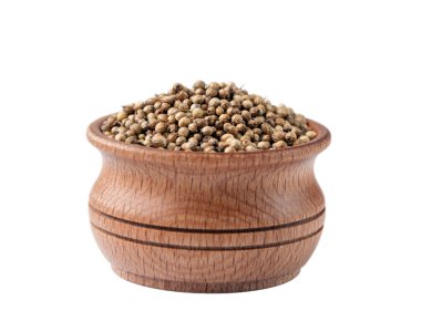 kişniş tohumu beyaz arka plan üzerinde izole bir ahşap kase