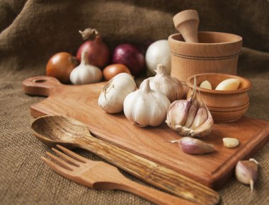 Yönetim Kurulu, Sivas'tan üzerinde yakın çekim kesme üzerinde sarımsak. çuval bezi arka plan