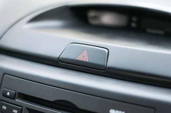 Fechar botão de parada de emergência no carro — Fotografia de Stock