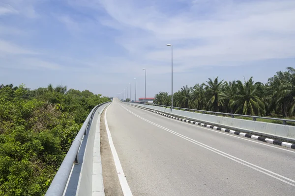 Vidéki közúti autópálya sebesség meghajtó útra, üres szabadság híd útvonalat mozgás utazás — Stock Fotó