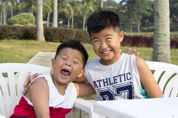 Feliz asiático criança desfrutar verão férias, família férias viagem com menino juntos lazer diversão — Fotografia de Stock