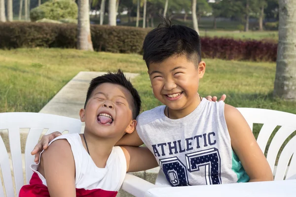 Feliz asiático criança desfrutar verão férias, família férias viagem com menino juntos lazer diversão — Fotografia de Stock