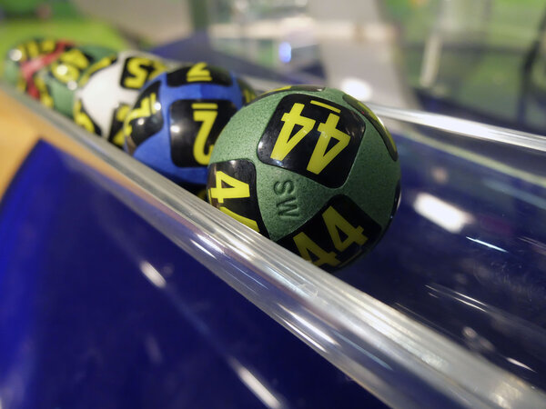 Лотерейные шары при извлечении выигрышных номеров
