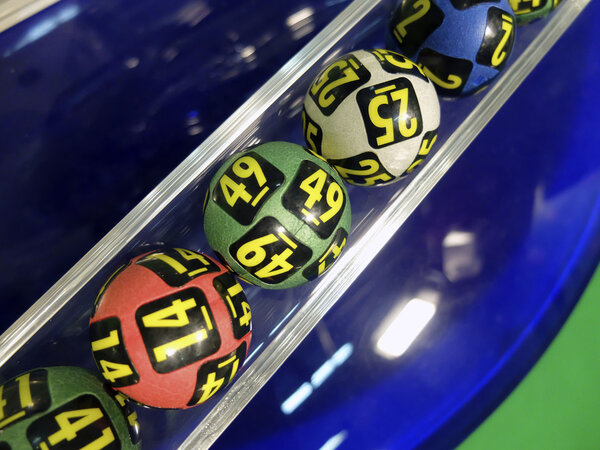 Лотерейные шары при извлечении выигрышных номеров
