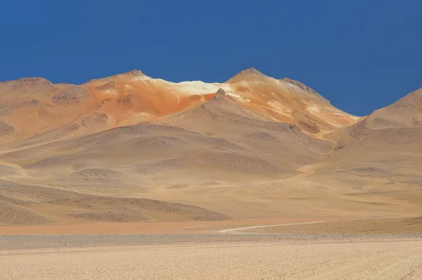 Mountains of Bolivian altiplano — Stock Photo, Image