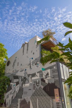 Tüm binayı kapsayan grafiti Psirri mahallede, duvar