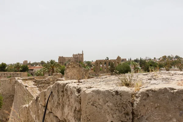 Weergave van middeleeuwse Famagusta uit Othello toren — Stockfoto