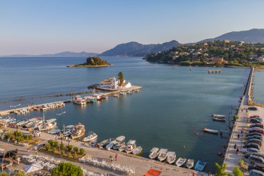 Mouse Adası (Pontikonisi) ve Vlacherna Manastırı, Corfu, Greec