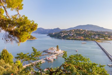Vlacherna Manastırı ve Mouse Adası (Pontikonisi), Corfu, Greec