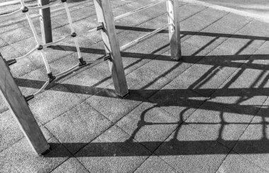 Mesajlar, fayans ve gölgeler - siyah ve beyaz soyut desenler