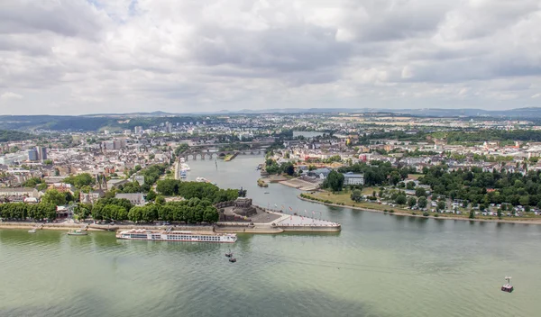 Koblenz, Almanya Almanca köşe (Deutsches Eck) Anıtı — Stok fotoğraf