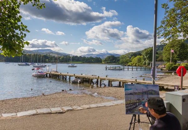 アーティストの絵画の湖、湖 Windrem でアンブル サイドの桟橋 — ストック写真