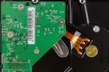 Bir sabit disk içindeki yakın çekim