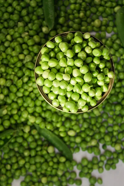 Gröna bönor på bordet — Stockfoto
