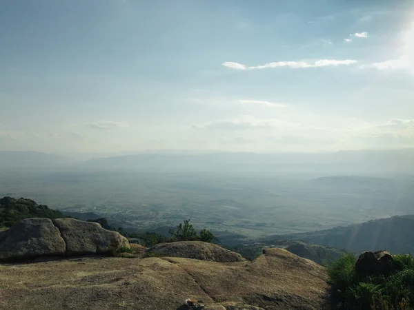 Paysage de montagne avec rochers — Photo