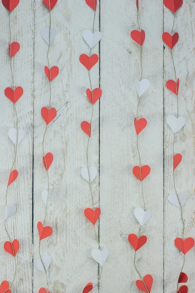 Valentines šipky na rustikální dřevěné textury pozadí — Stock fotografie