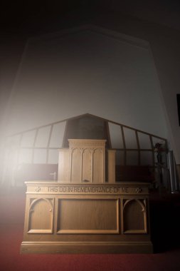 Kilise Binasının İçindeki Boş Pew