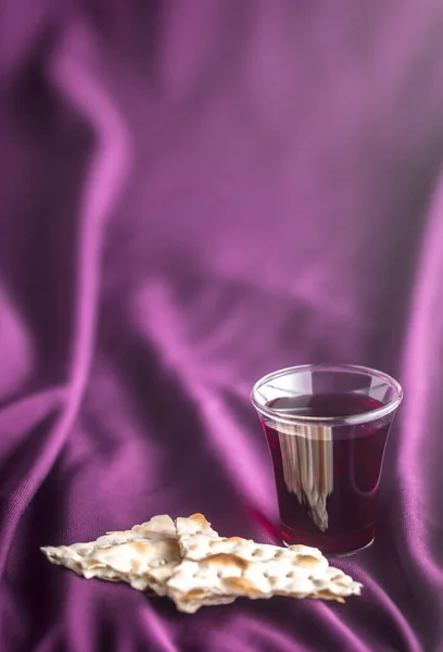 Christian Communion Purple Fabic Background — Stock Photo, Image