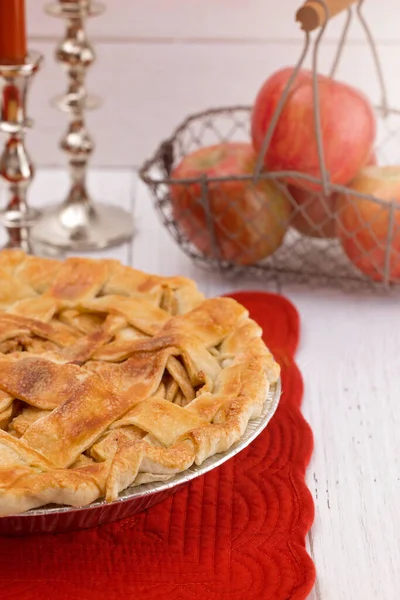 Torta Mele Fatta Casa Tavolo Legno Bianco — Foto Stock