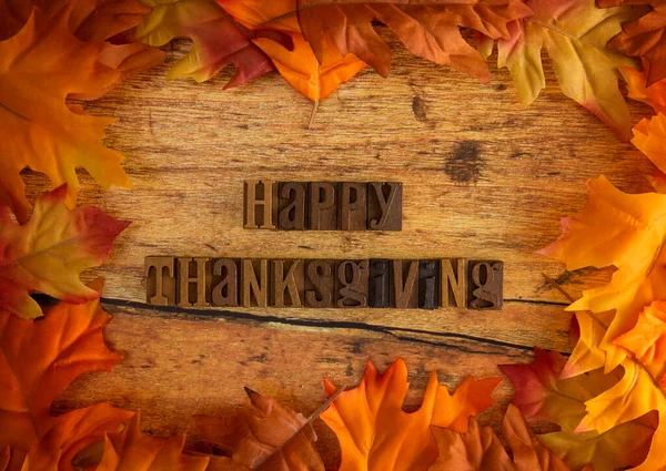 Happy Thanksgiving Hintergrund Mit Leuchtend Orangen Und Roten Herbstblättern — Stockfoto