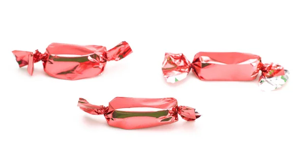 Red Wrapped Candy Fundo Branco — Fotografia de Stock