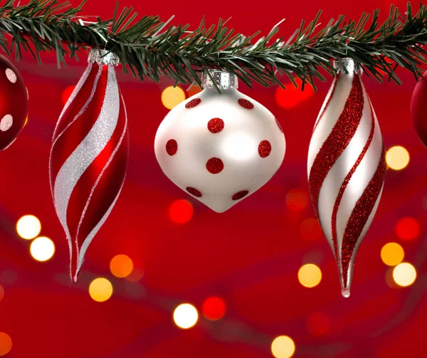 Fundo Com Uma Linha Vários Ornamentos Natal Vermelho Branco — Fotografia de Stock