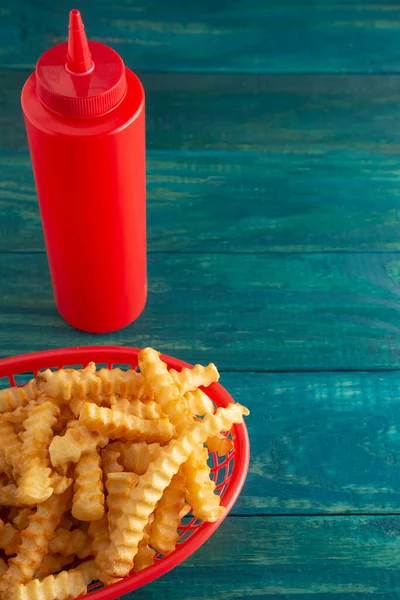 Crinkle Fries Red Cafe Basket — Stock Photo, Image