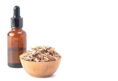 Willow Bark doğada bulunur ve çeşitli hastalıklar için tıbbi olarak kullanılır. 