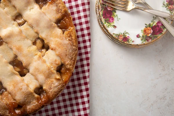 Hermoso Enrejado Cubierto Pastel Manzana Caramelo — Foto de Stock