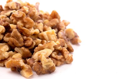 Beyaz Arkaplanda Sağlıklı Ceviz Yığını