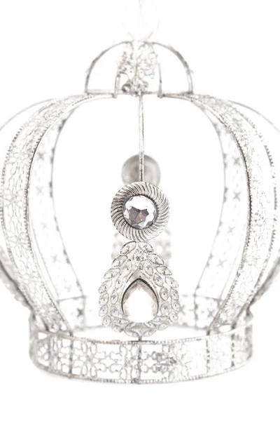 Beyaz Arkaplanda Beyaz Altın Gümüş Taç Mücevherler — Stok fotoğraf