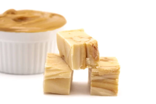 Swirly Peanut Butter Fudge Isolerad Vit Bakgrund — Stockfoto