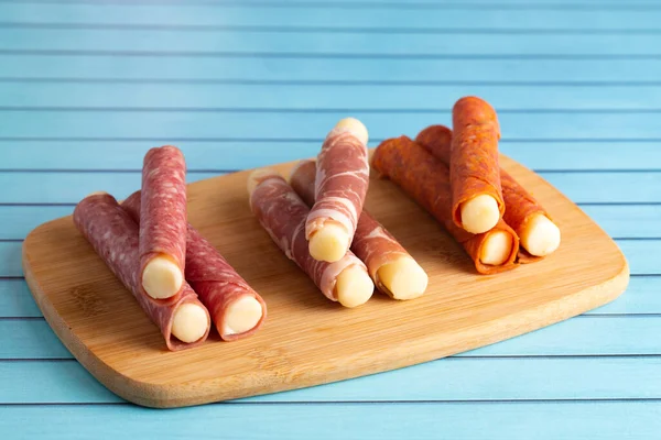 Mozzarella Cheese Stick Envolvido Carne Cura Ótimo Lanche Para Dietas — Fotografia de Stock