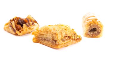 Beyaz Arkaplanda Tatlı Klasik Baklava