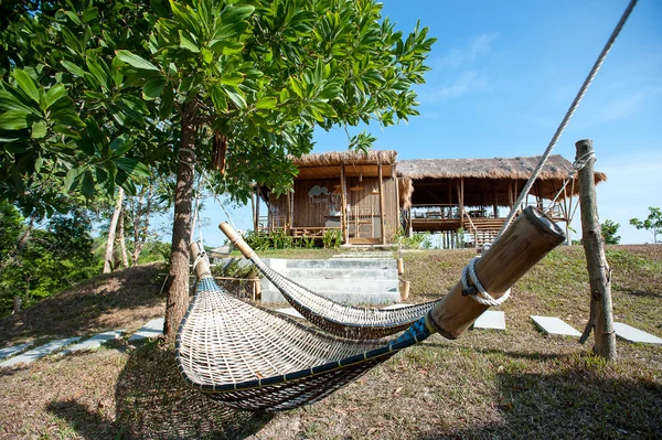 プー日時小屋リゾート;パヤ島のリゾート地で竹のバンガロー — ストック写真